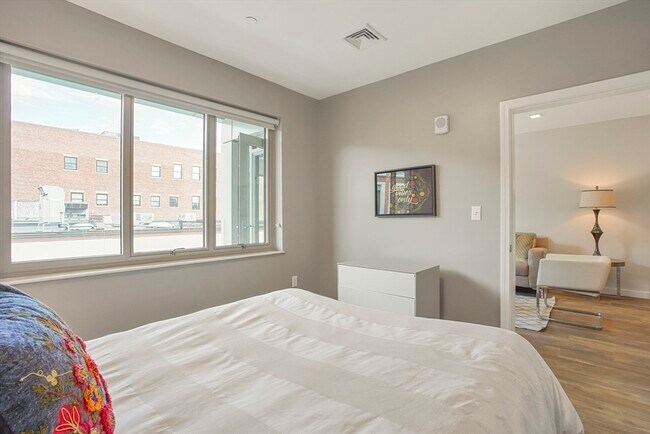 Photo - 10 Essex St Unidad 203