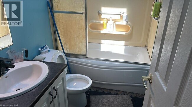 Photo - 233 W 33rd St