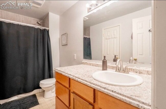 Photo - 2620 Weyburn Way