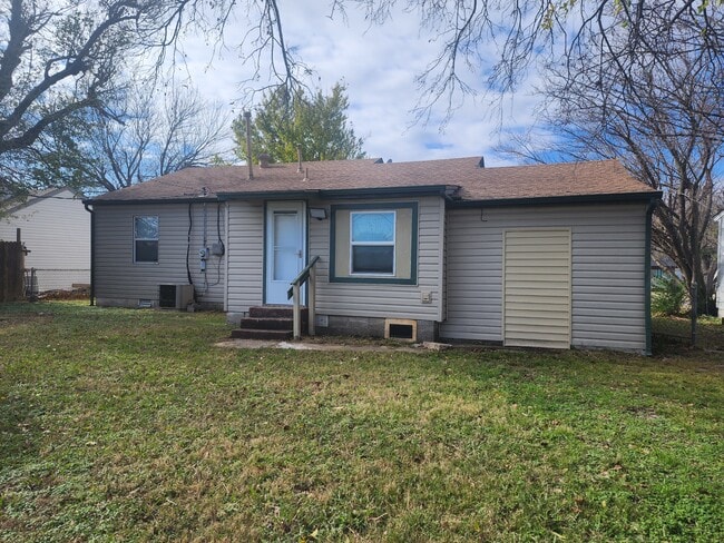 Photo - 1426 Maple Dr