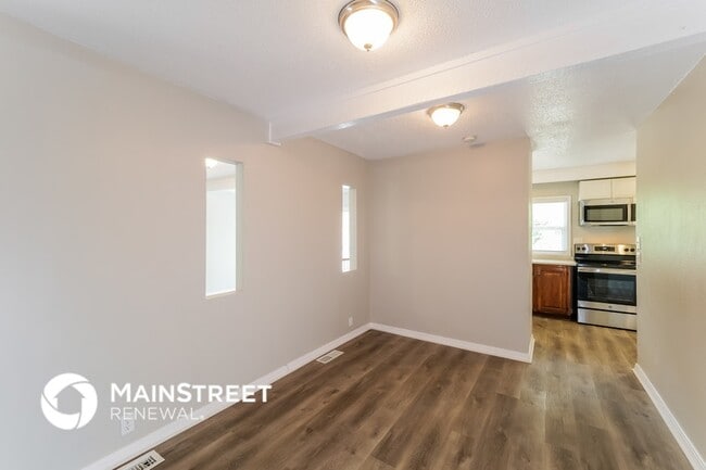 Photo - 208 E 165th St