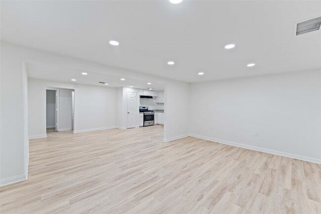 Photo - 2101 W Gulf St