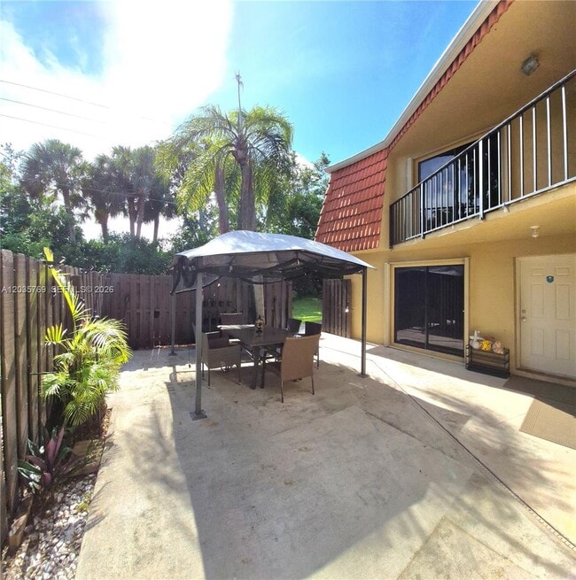 Photo - 23106 Oxford Pl