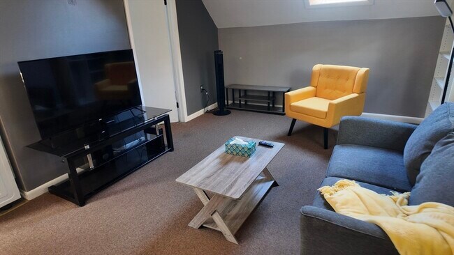 Photo - 50 Forest St