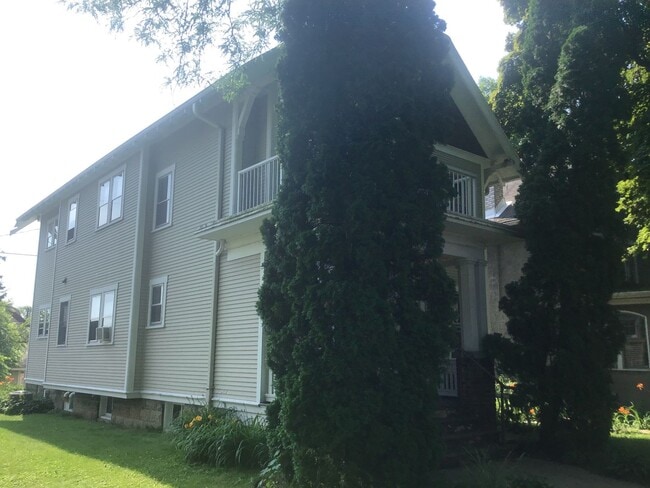 Photo - 3150-3152 S. New York Ave. Unidad 3150 S. New York Ave.-Upper