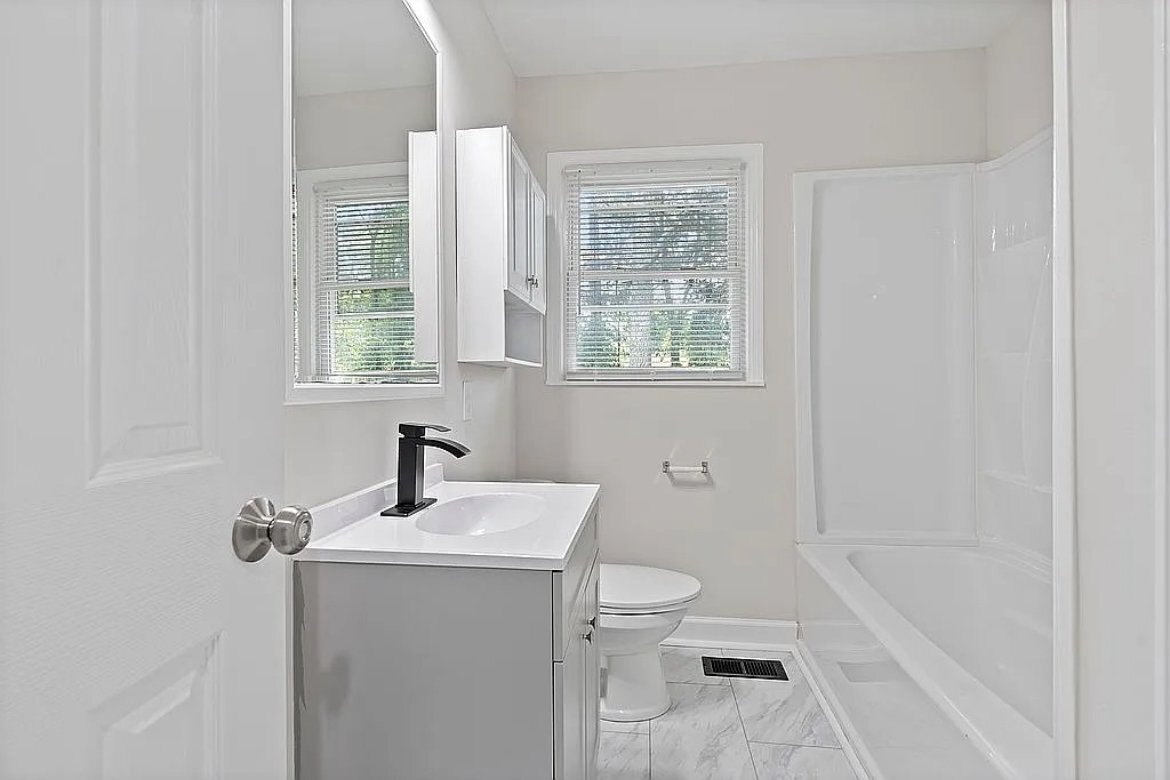 Photo - 3210 Tucker Dr NW