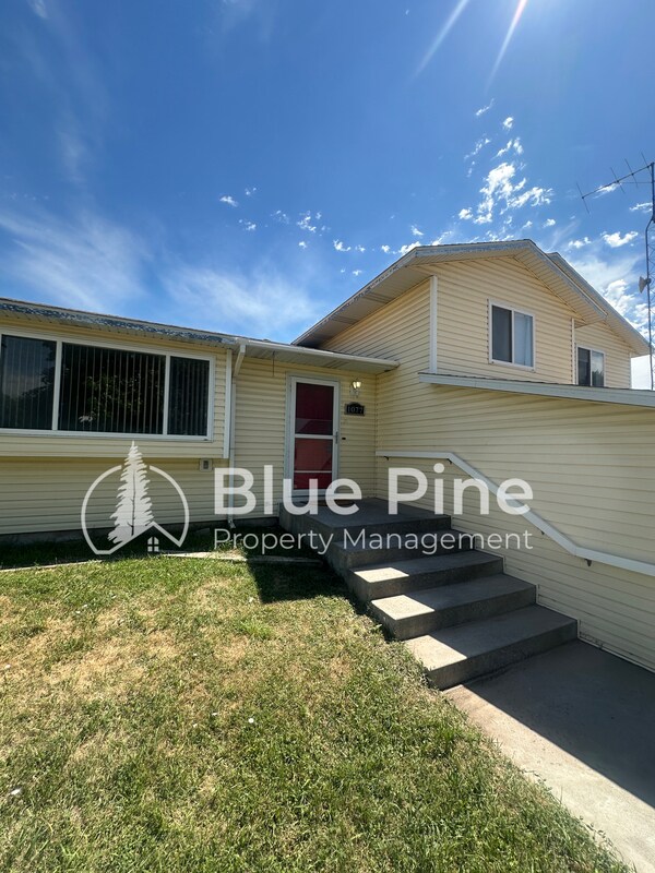 Photo - 1077 E 1300 N