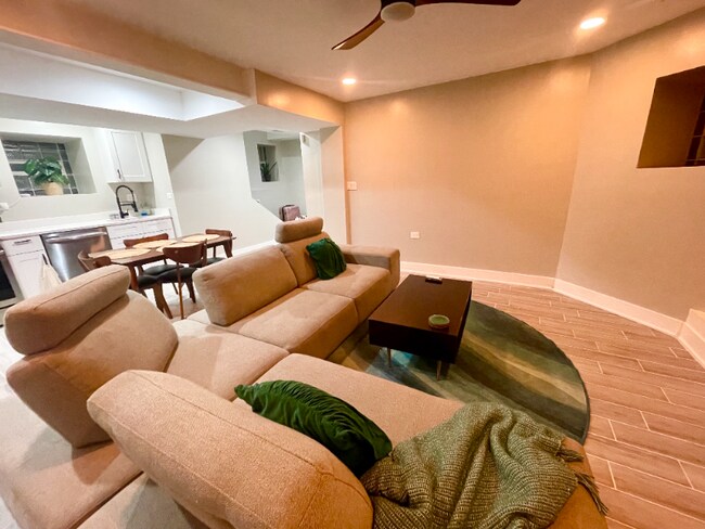 Photo - 6118 S Champlain Ave Unit 1