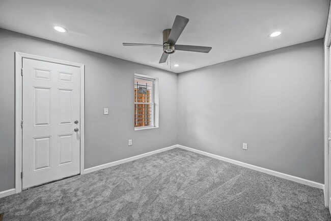 Photo - 3059 Brighton St