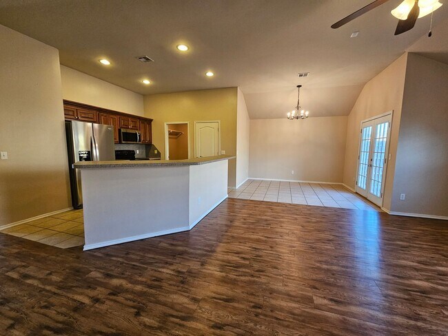 Photo - (3) Bed/(2) Bath in NE Norman Avail NOW!