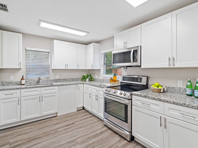 Photo - 308 Hickory St