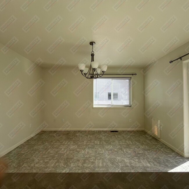 Photo - 3 Bed 2.5 Bath Home for Rent!