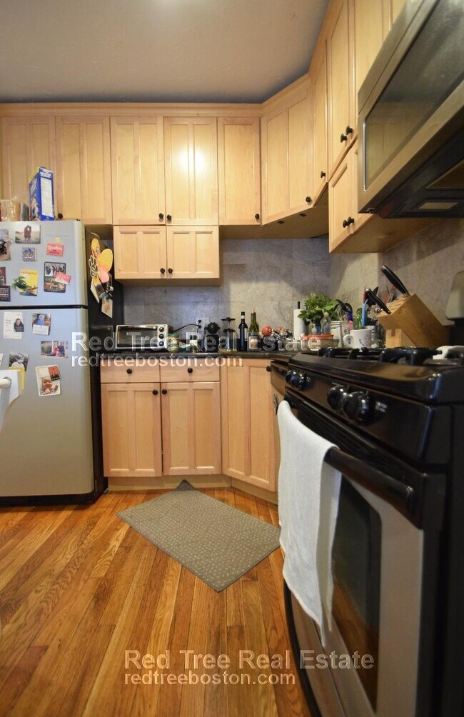 Photo - 183 Winthrop Rd