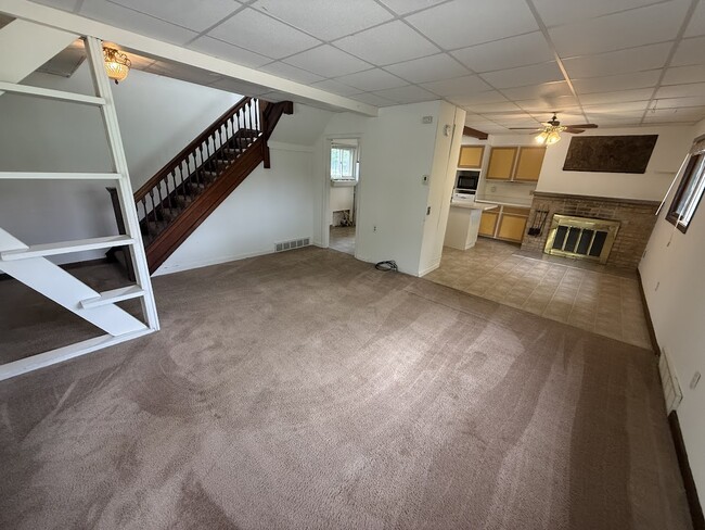 Photo - 1330 Dewey Ct