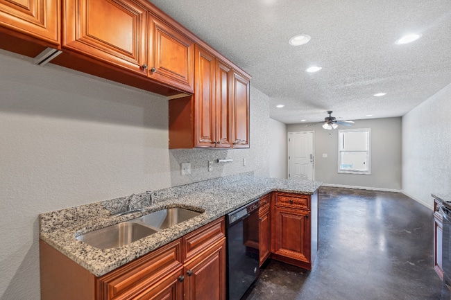 Photo - 19 Lawrence Rd 434 Unit 11