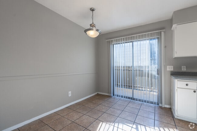2BR, 1.5BA - 1,010SF - Dining Room