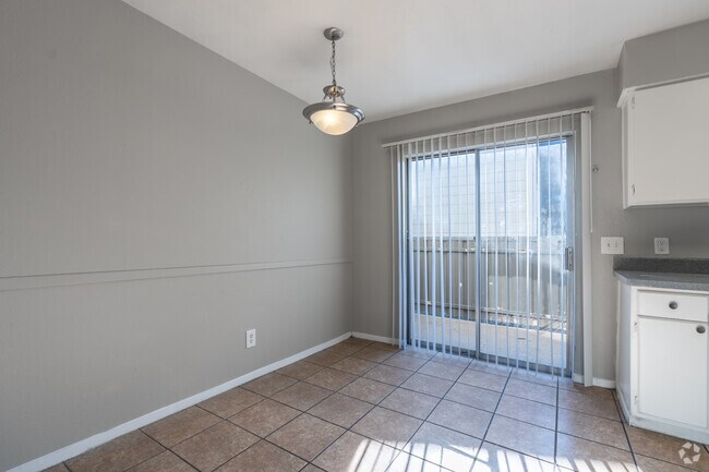 2BR, 1.5BA - 1,010SF - Dining Room - Ventana Ridge