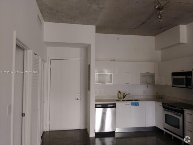 Building Photo - 133 NE 2nd Ave Unit 1615 Rental