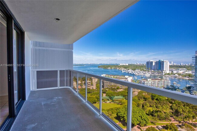 Photo - 9 Island Ave Unidad 2111