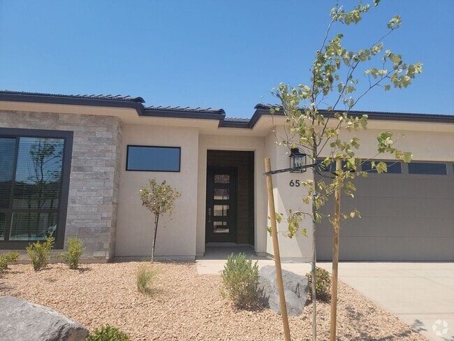 Building Photo - Brand New Stylish 3 Bedroom Home!