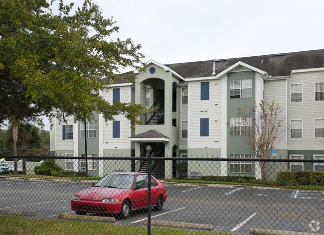 Photo - Waterford Pointe Apartments