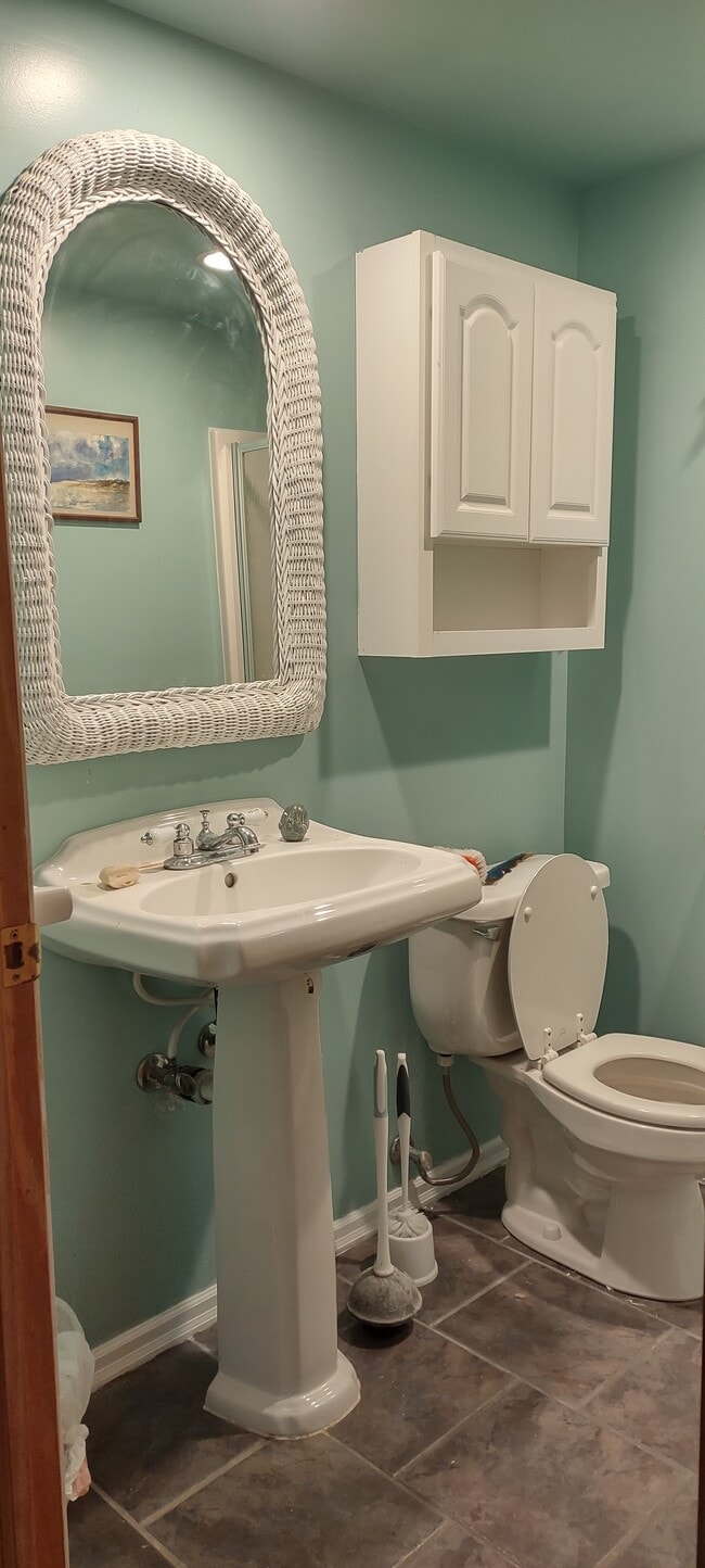 Photo - 883 Park Knoll Dr