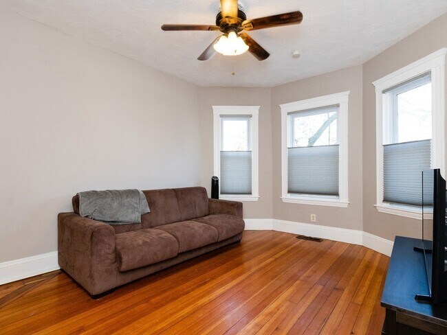 Photo - 79 Topliff St Unit 2