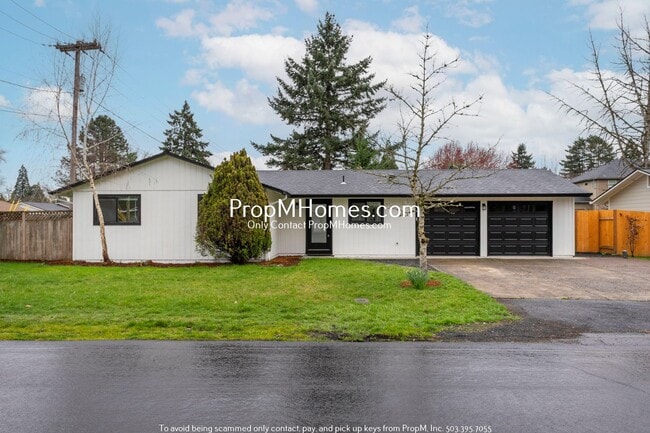 Building Photo - Newly Updated 3 Bedroom Aloha Home - Huge Yard!