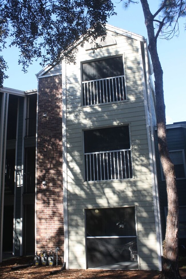 Building Photo - 5016Park2227 Unit 5016 Park Central Rental