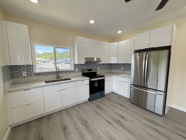 Photo - 1674 Kino St Unit Side 2 Bedroom Upstairs