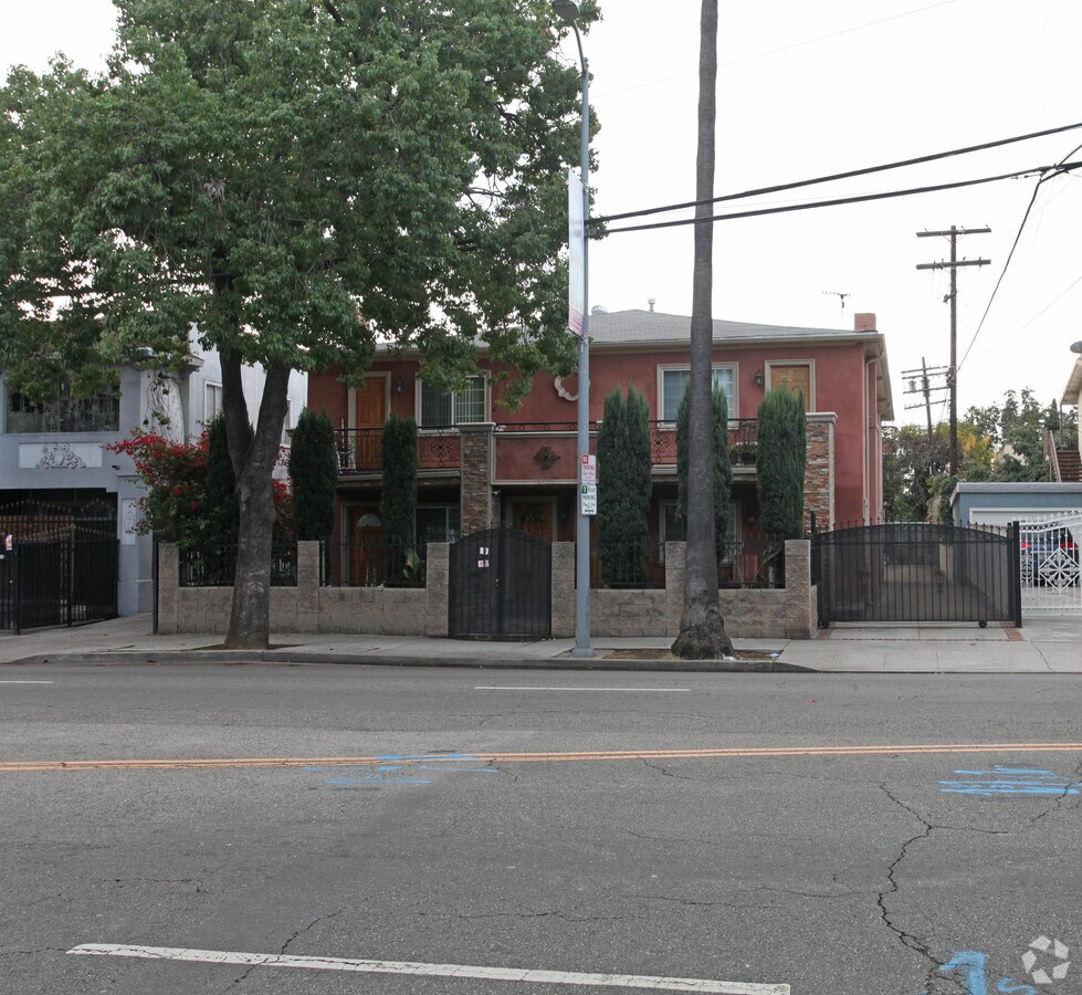 Photo - 5666 Franklin Ave