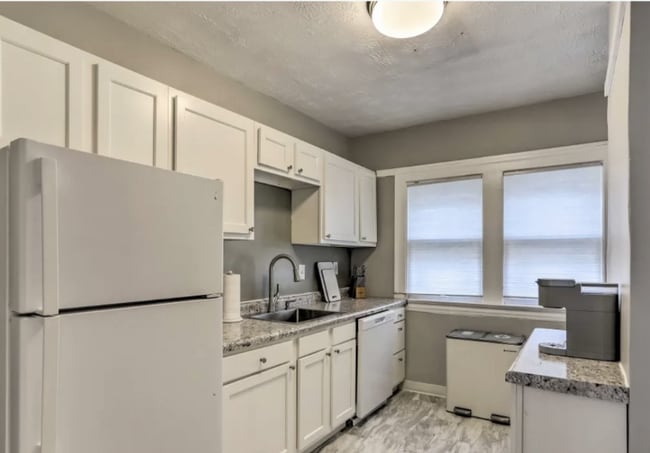 Photo - 1623 Hillcrest Rd