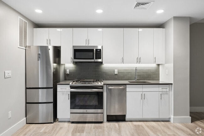 Studio - 712SF