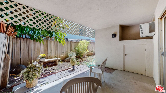 Photo - 12958 Valleyheart Dr Unidad 6