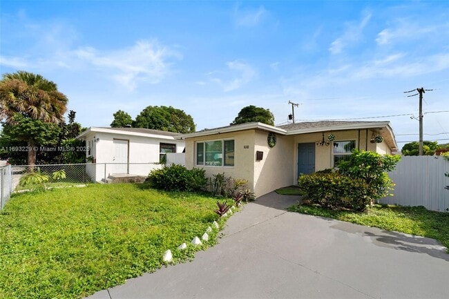 Building Photo - 1032 18th St