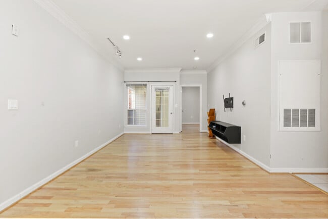 Photo - 4850 Eisenhower Ave Apartment