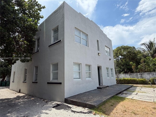 Building Photo - 6828 NW 3rd Ave Unit 2