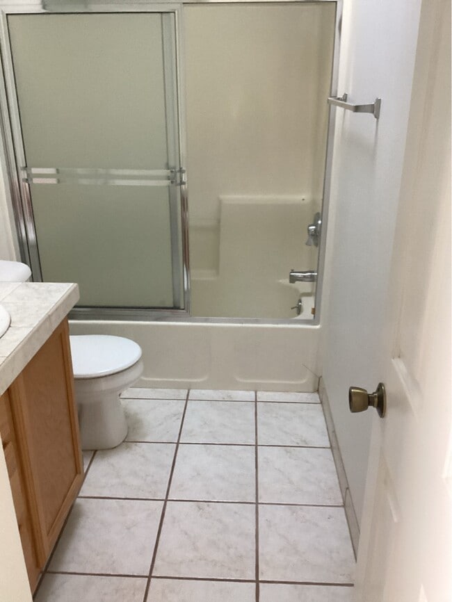 Photo - 96 NW 33rd Pl