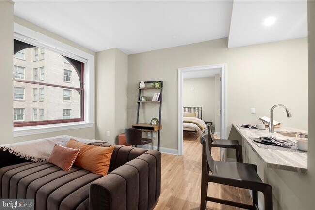 Building Photo - 1420 Chestnut St Unit 705 Rental