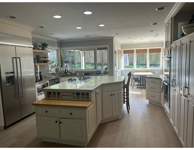 Building Photo - 339 S Palisades Dr