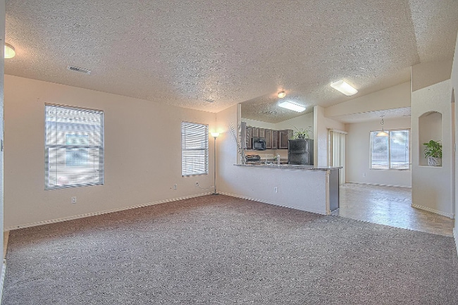 Photo - 630 Redwood St SW