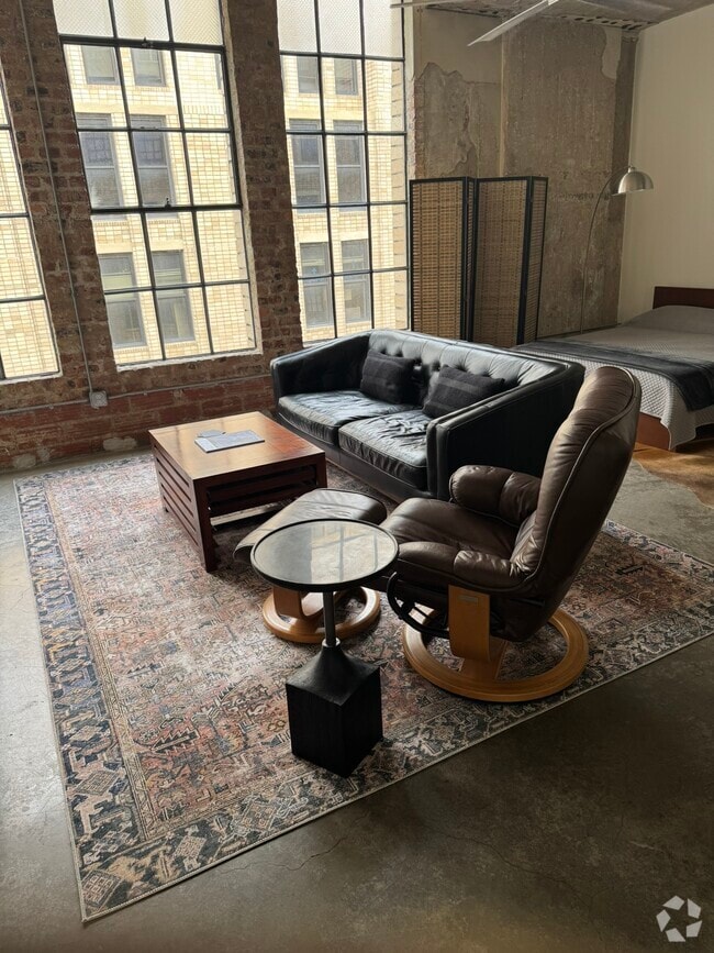 Building Photo - 1122 Jackson St Rental