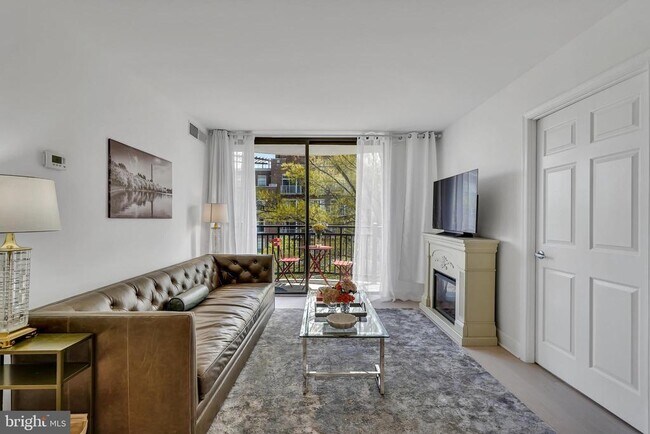 Photo - 3401 38th St NW Unit 407