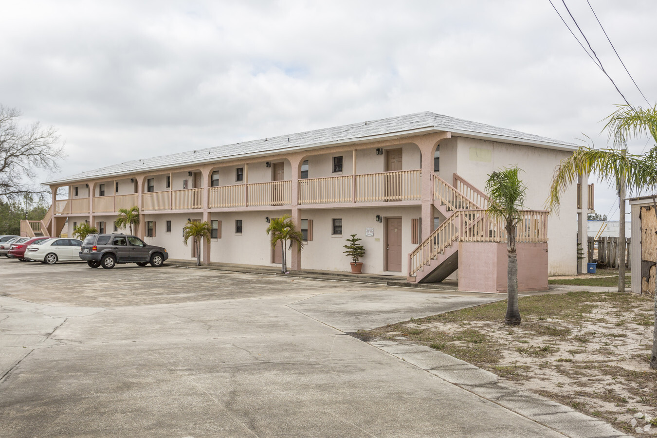 Photo - 2805 US Highway 27 S Apartments