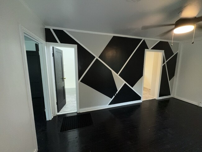 Photo - 2951 Downing St