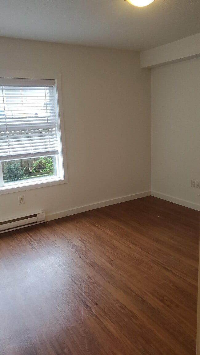 Photo - 238-238 Selby St