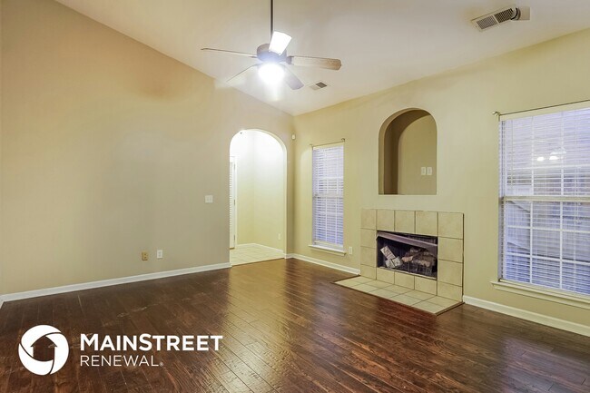 Photo - 4737 Longmeadow Dr