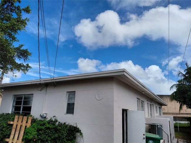 Photo - 640 NW 77th St Unit 1