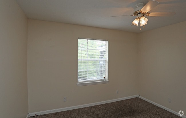 3BR, 1BA - 1,300 SF
