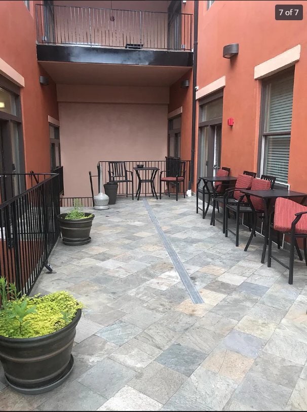 Building Photo - 613 N Lombardy St